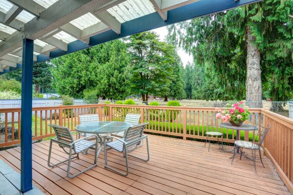 Deck Carpentry Service in Lake Zurich
